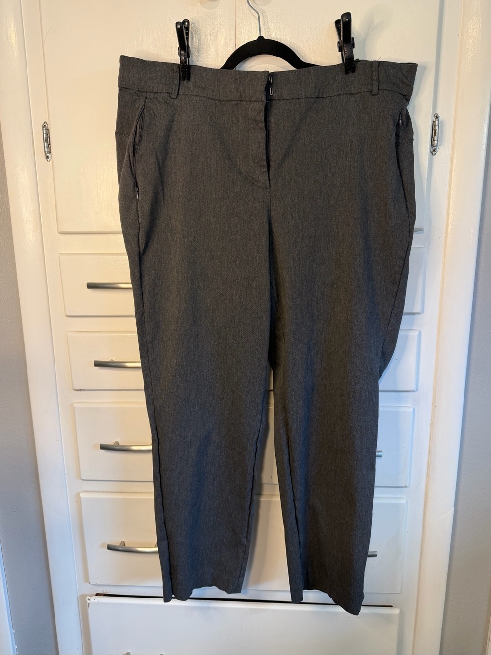Lane Bryant Gray Cropped Dress Pants Size 24 Stretch Zip Pockets